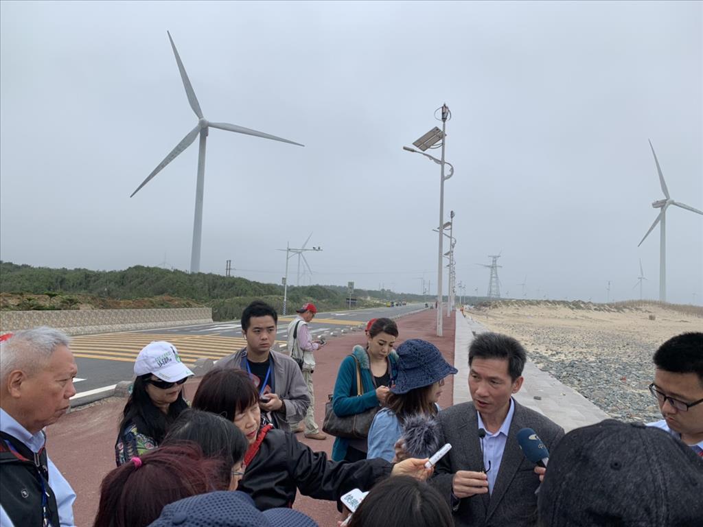 “清新福建行”走進風電場　親密接觸綠色能源