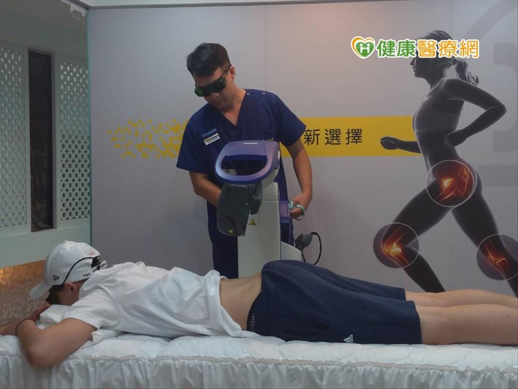 雷射掃一下疼痛減輕超有感　台灣首見除痛機器人
