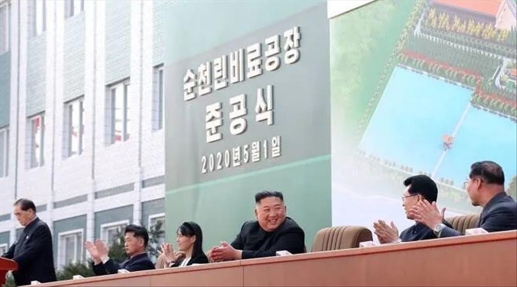 這是金正恩自4月11日出席朝鮮勞動黨中央政治局會議以來首次出席公開活動。