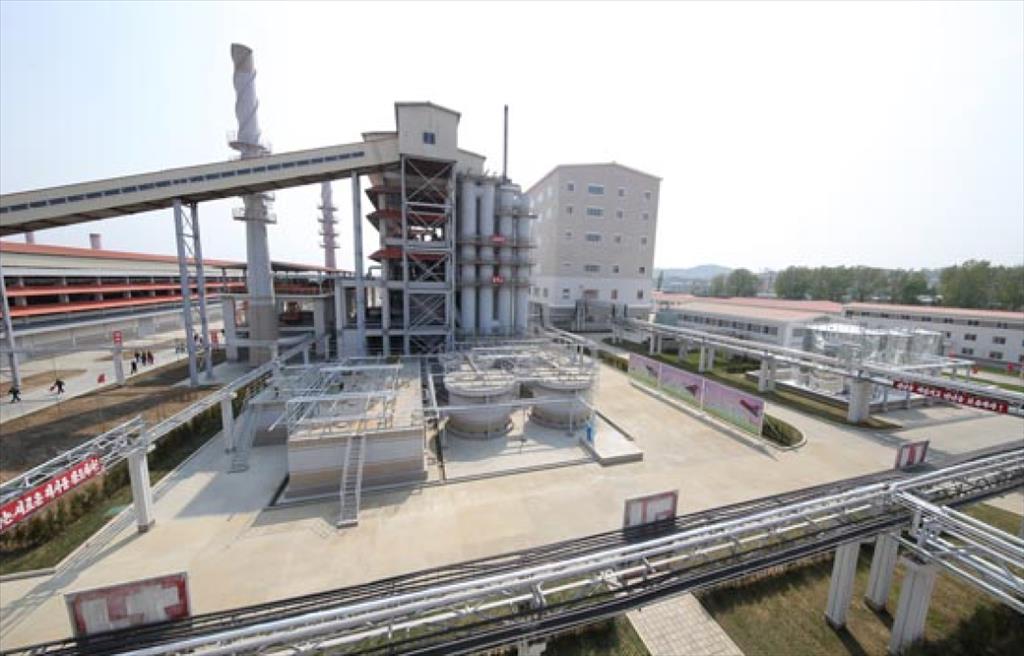 順川磷肥工廠依靠北韓自主的技術和原料，為糧食增產作出了積極貢獻。