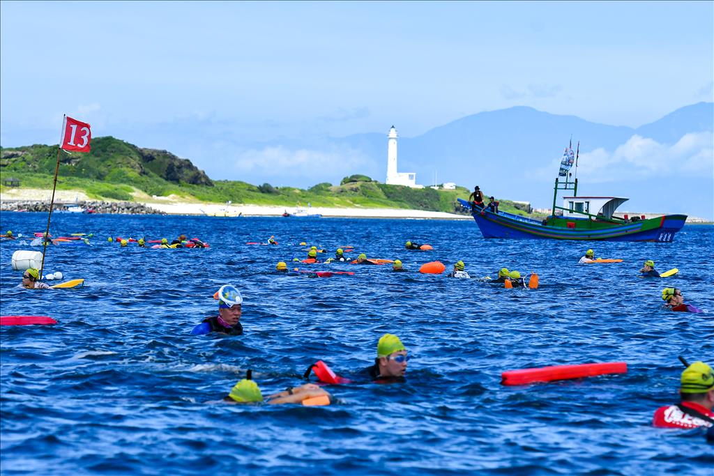 2020全台第一場長泳賽事-綠島海上長泳7月5日代言人陳昇前進全台最美的海上泳道